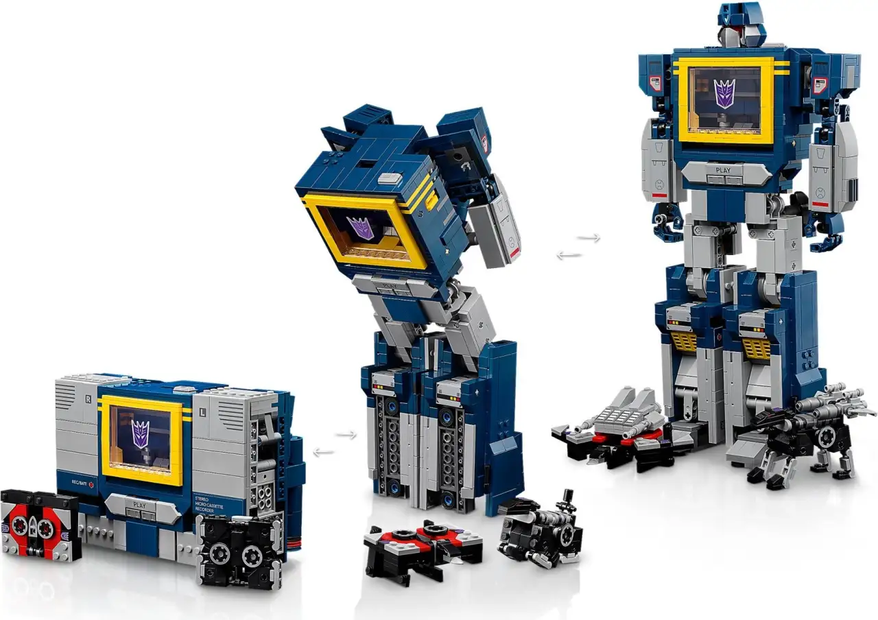 10358 - Transformers: Soundwave