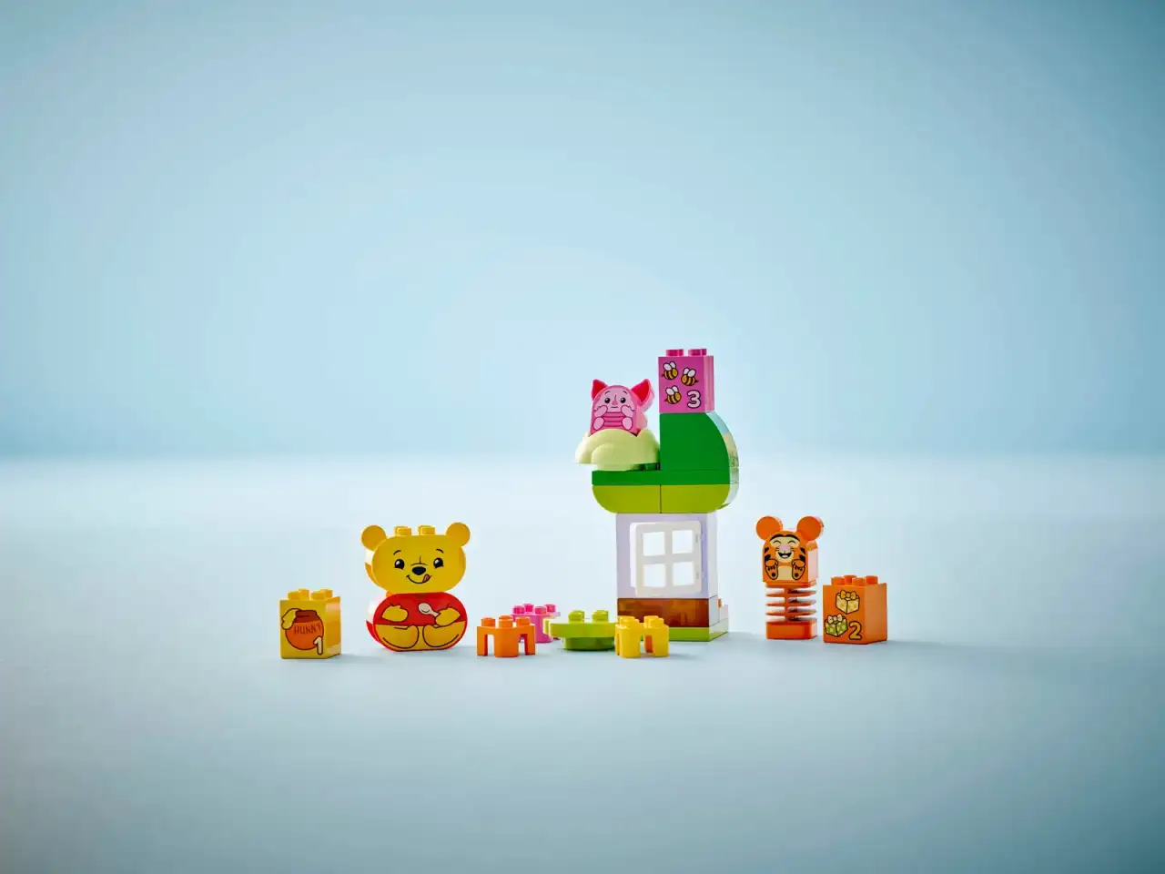 10457 - Winnie the Pooh's Birthday Party