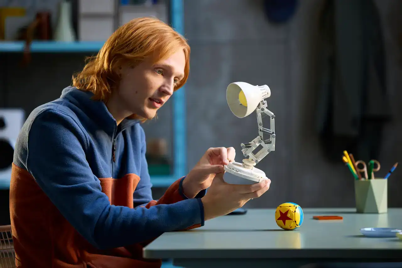 21357 - Disney Pixar Luxo Jr.