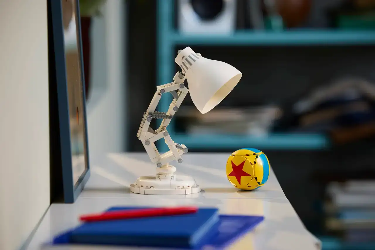 21357 - Disney Pixar Luxo Jr.