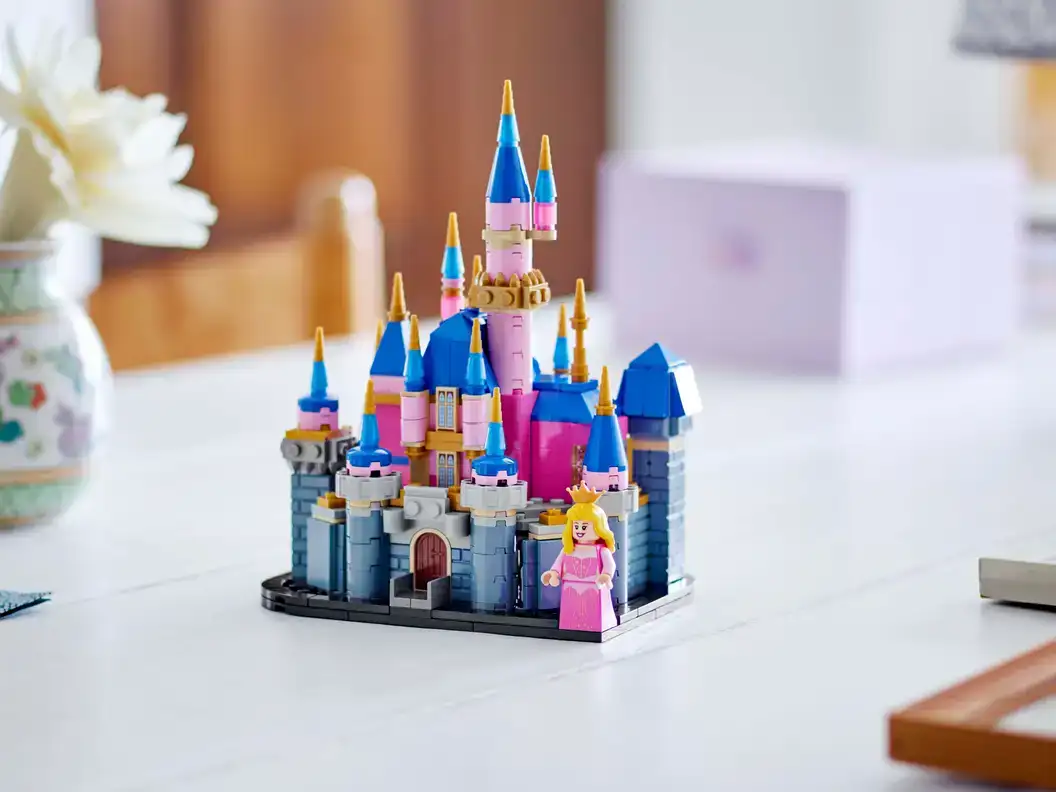 40720 - Mini Disney Sleeping Beauty Castle