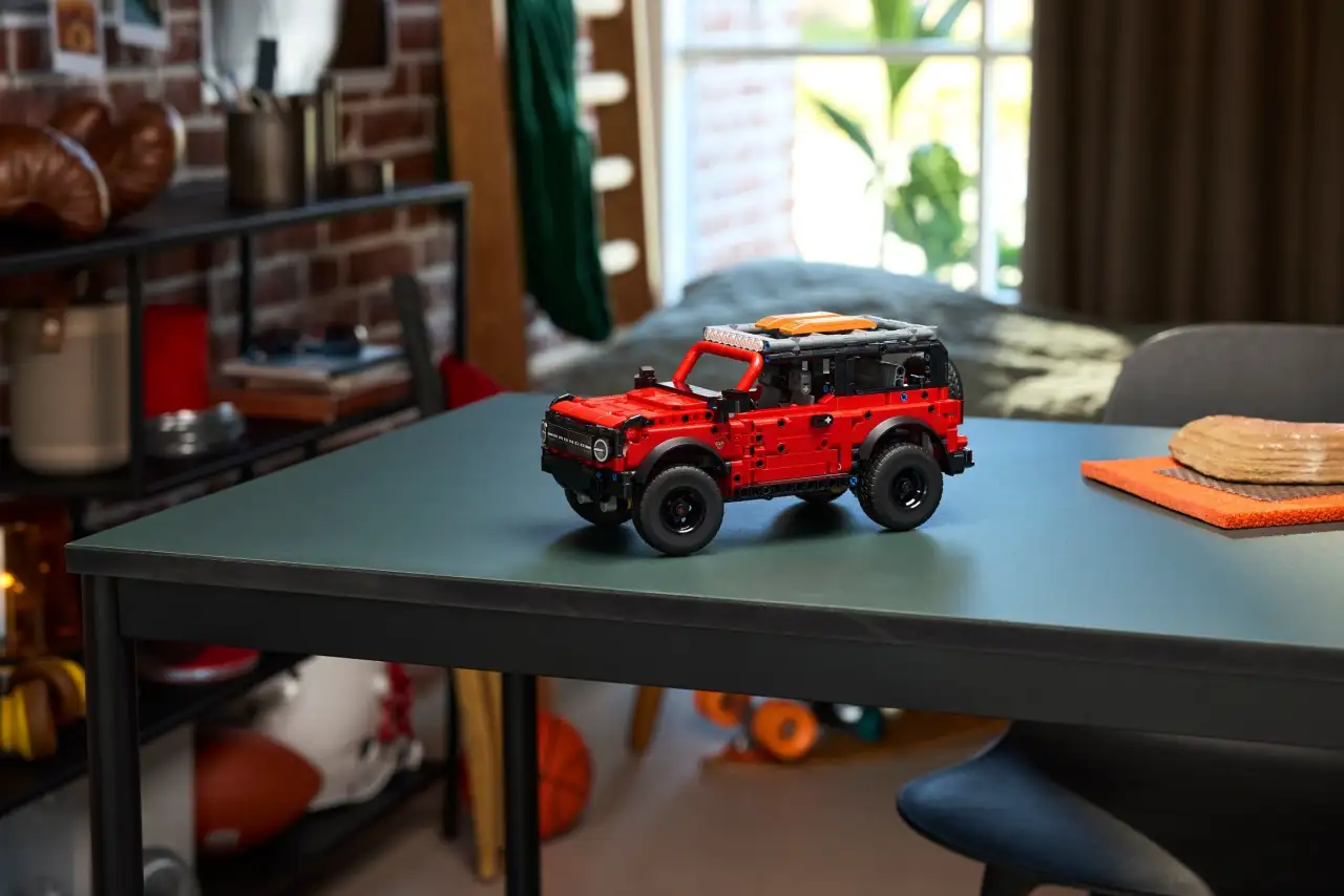 42213 - Ford Bronco SUV