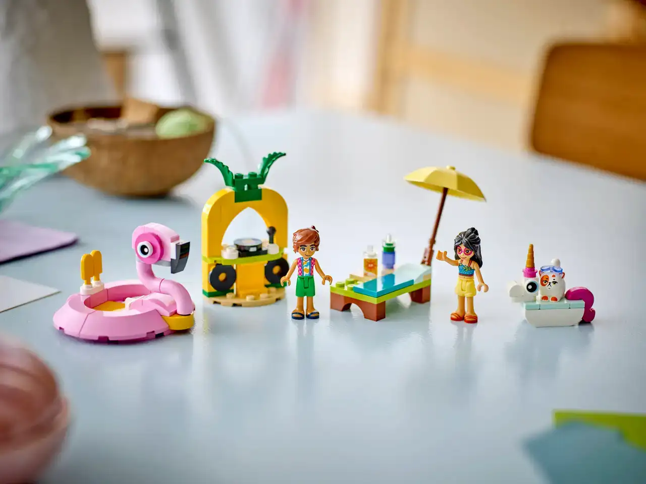 42658 - Unicorn & Flamingo Pool Party