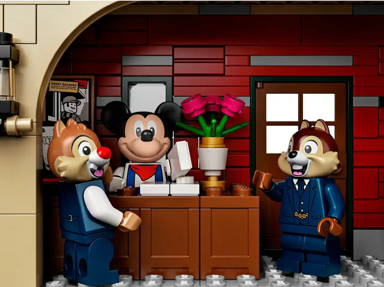 71044 - Disney Train and Station