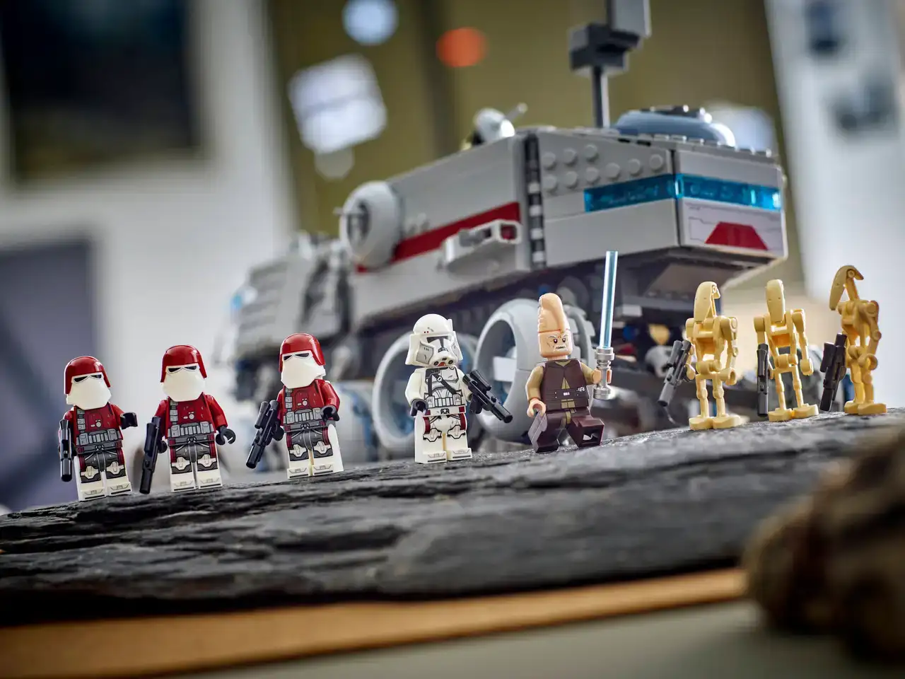 75413 - Republic Juggernaut