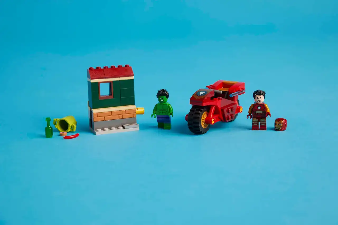 76287 - Iron Man with Bike and The Hulk