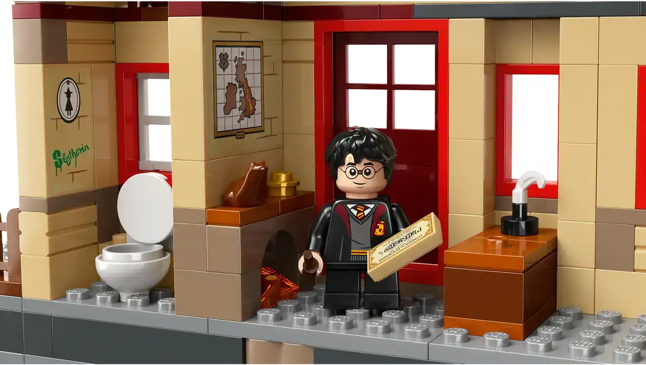 76423 - Hogwarts Express & Hogsmeade Station