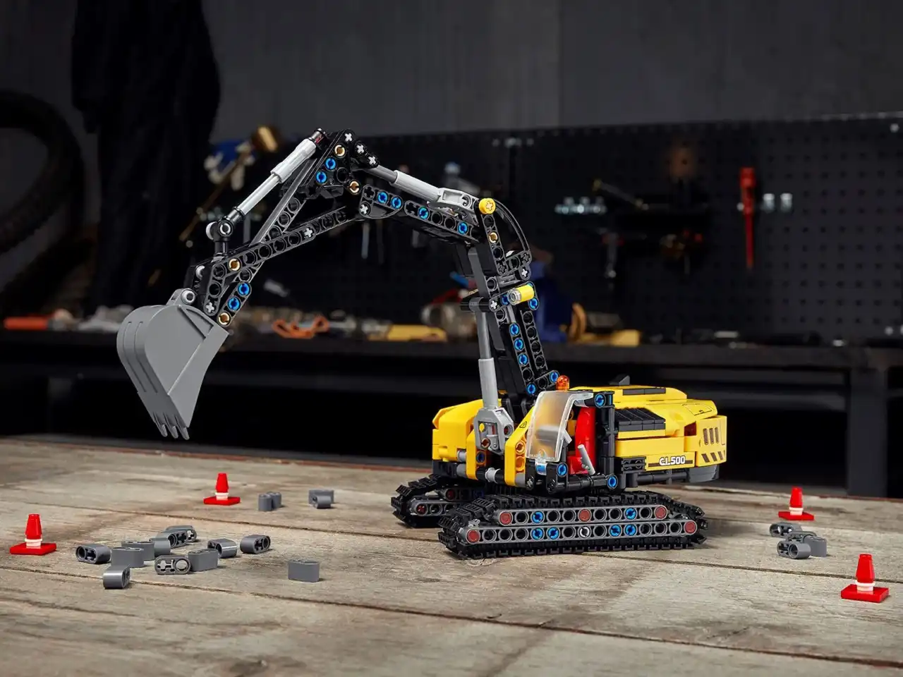 42121 - Heavy Duty Excavator