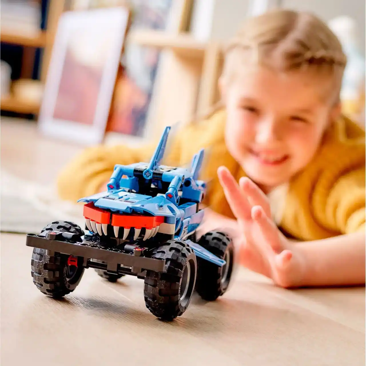 42134 - Monster Jam Megalodon