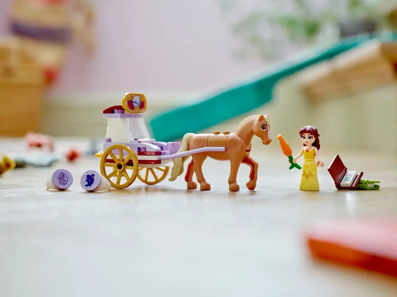 43233 - Belle's Storytime Horse Carriage