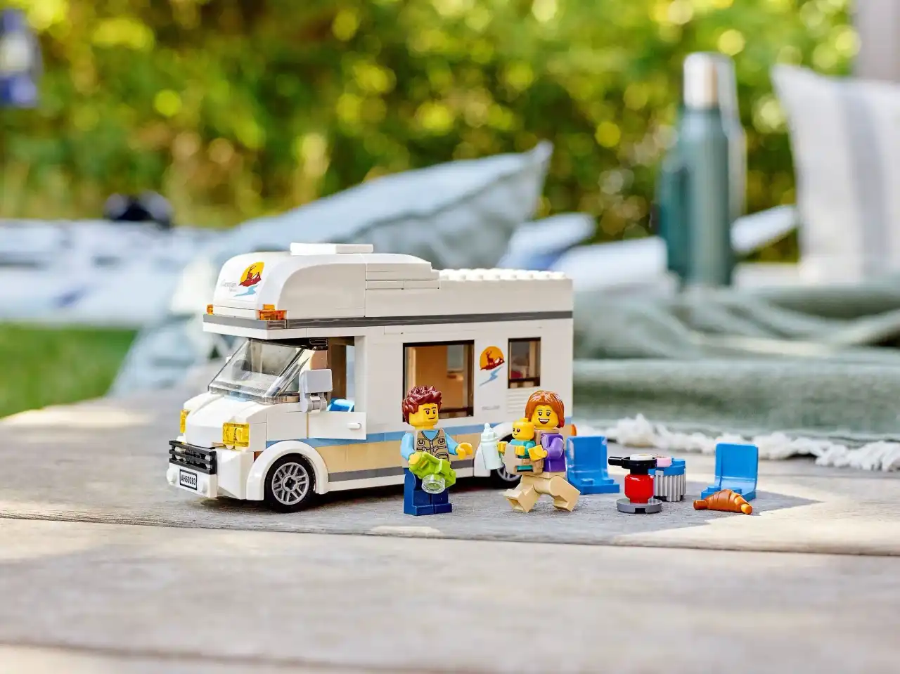 60283 - Holiday Camper Van