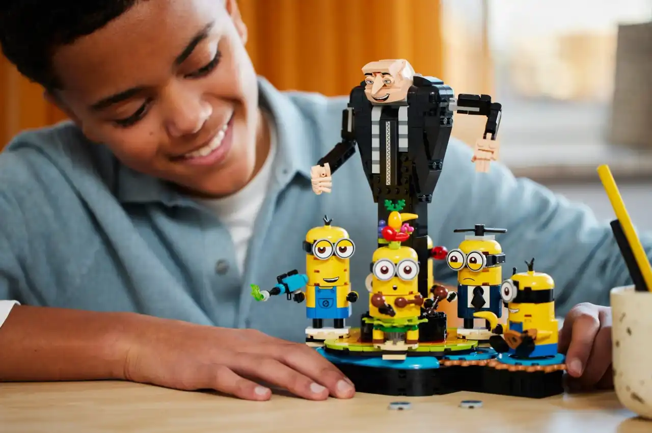 75582 - Brick-Built Gru and Minions