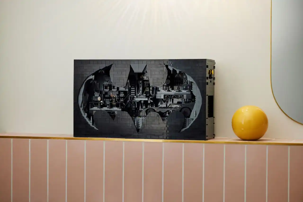 76252 - Batcave – Shadow Box