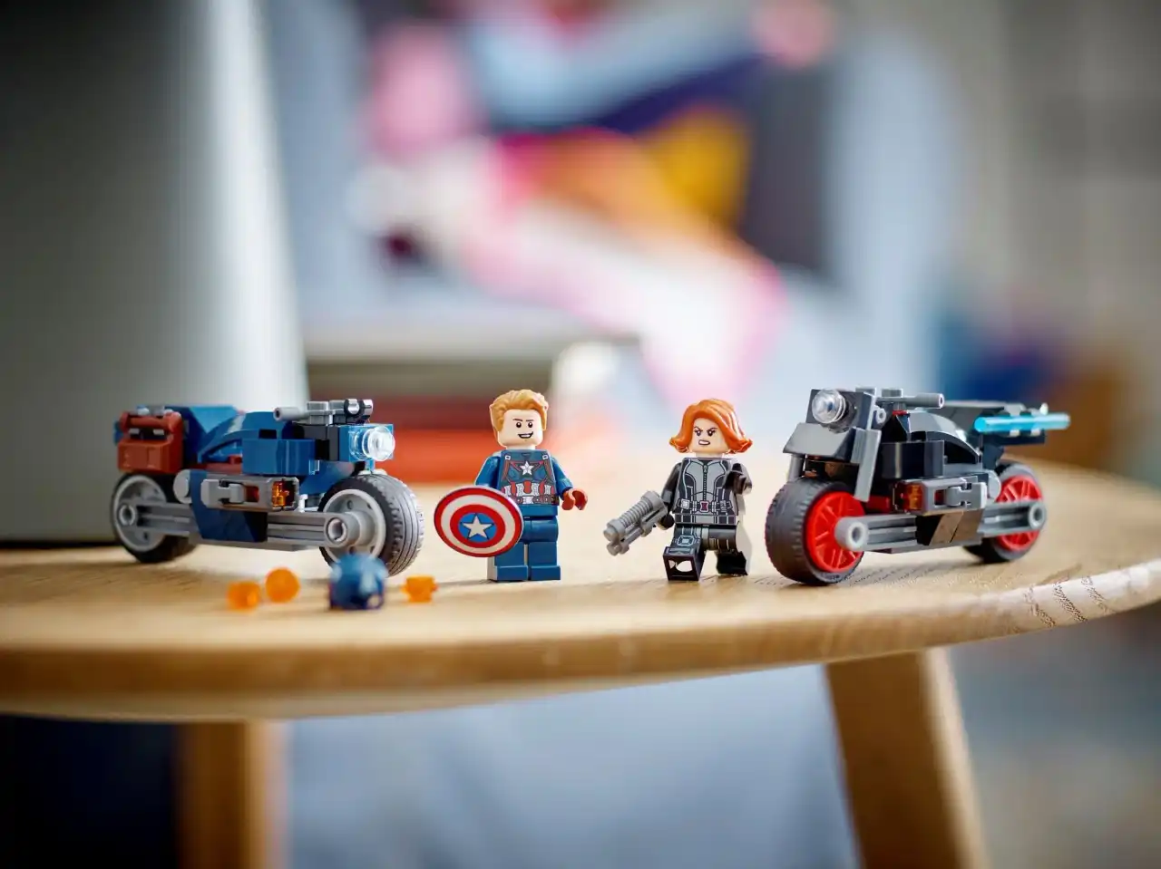76260 - Black Widow & Captain America Motorcycles