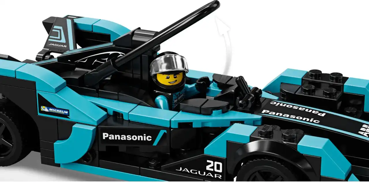 76898 - Formula E Panasonic Jaguar Racing GEN2 Car &amp; Jaguar I-PACE eTROPHY